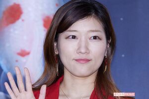 やさぐれキャラで“スナック顔”のヒコロヒー。タバコが似合うが…