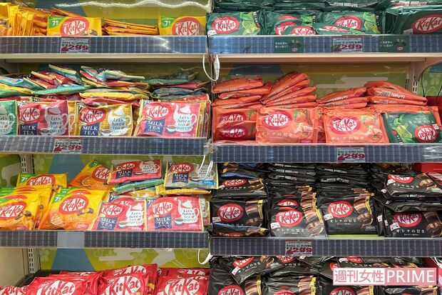 抹茶、ミルクティー、ストロベリーにオレンジショコラなど、バリエーションが豊富。（4月26日、筆者撮影）