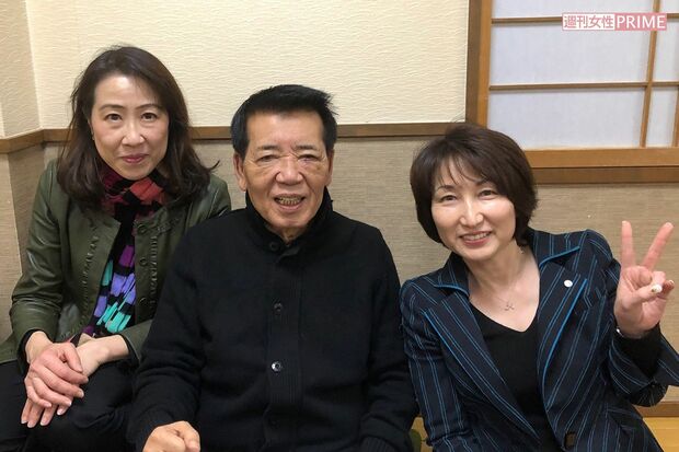 バスケだけでなく、人生の師である井上先生（中央）、バスケ仲間と