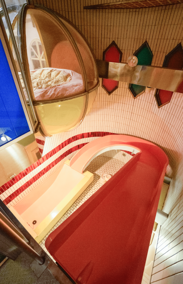 滑り台に球体ベッド！情報量がトゥーマッチ（広島県）※撮影・取材協力／鬼束ちなつ