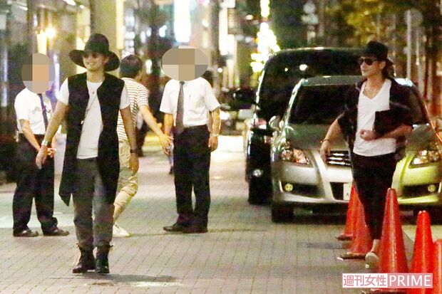 高級クラブから出てきた、今井翼（左）と滝沢秀明（右）（'15年9月）