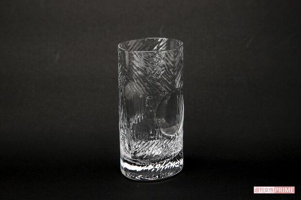 カフェ営業に及び腰だった井ノ原快彦の母親も“オープンするなら使いたい”と、このグラスに強くこだわった。壹眞珈琲店の店頭では、1つ1150円で購入できる