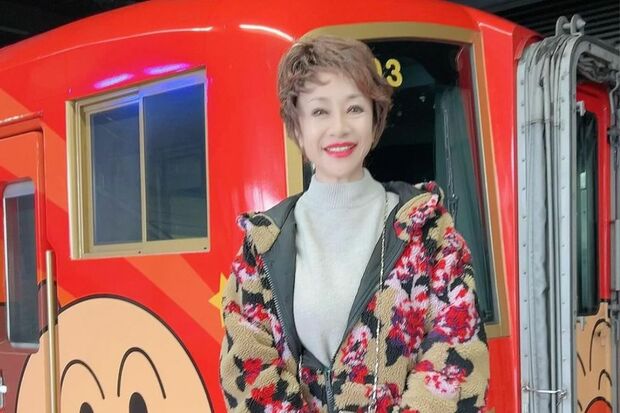 全国あちこちに旅をする南さん。この冬はJR四国の土讃線・予讃線を走るアンパンマン列車に