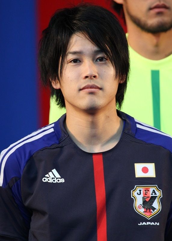 内田篤人の結婚相手の元テレビ局員、春に突然退社していた