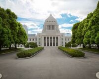 フィフィ、安保反対の学生ハンストに「その手段は違うと思うよ」