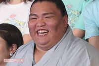 大関・御嶽海「後援会も知らなかった」“極秘結婚”のウラで購入していたファミリー向けマンション