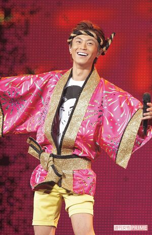 5年ごとの節目に開いている武道館コンサート。デビュー10周年をファンと祝って笑顔!　そして涙!（10月1日）　撮影／週刊女性写真班