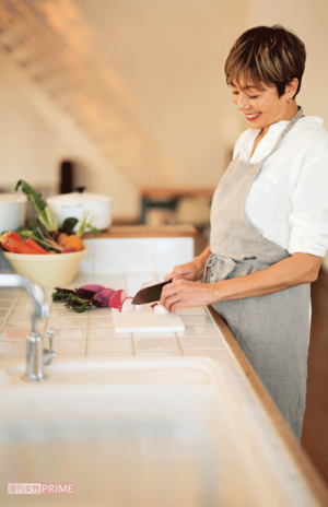 食に興味を持ち、40代後半からオーガニックアドバイザーの勉強を始めた　撮影／曽根将樹