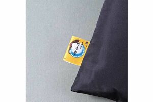 マフラーには崎陽軒シウマイ弁当を模したタグも(公式サイトより)