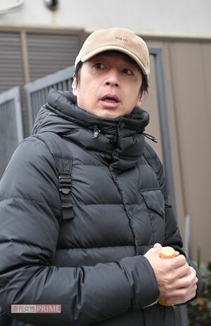 '20年2月、復帰について直撃取材を受ける徳井義実