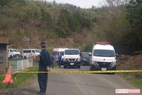 《京都・行方不明事件》遺体発見で町が一変、献花する近隣住民「よく犬を可愛がってくれた」語った安達結希…