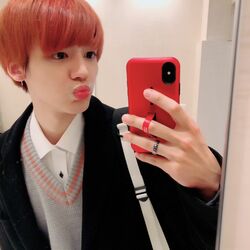 新年1発目の井上瑞稀氏ということで、気合い入れて髪色を変えてみました。最近、どこにいても気づいてもらえる髪色にすれば、どこにいても気づいてもらえるのでは？と思い始めています