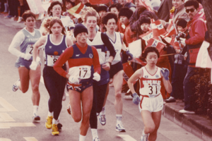 貧血で途中棄権となった'83年の大阪女子マラソン(現・大阪国際女子マラソン)に翌年も出場。2時間32分台のタイムを叩き出し、ロス五輪の代表の座をつかんだ