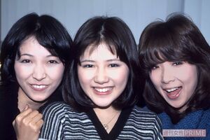 '76年発売のキャンディーズ6枚目のアルバム『春一番』で森さんは、『オムレツをつくりましょう』ほか2曲の作詞を担当した