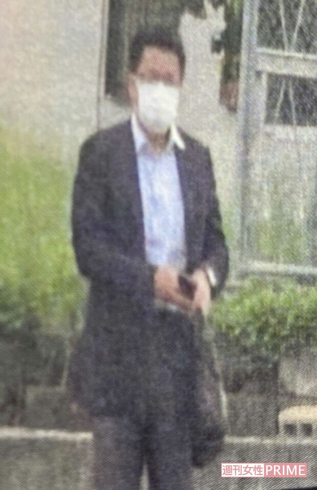 A子さんの自宅に向かう松本憲二議員