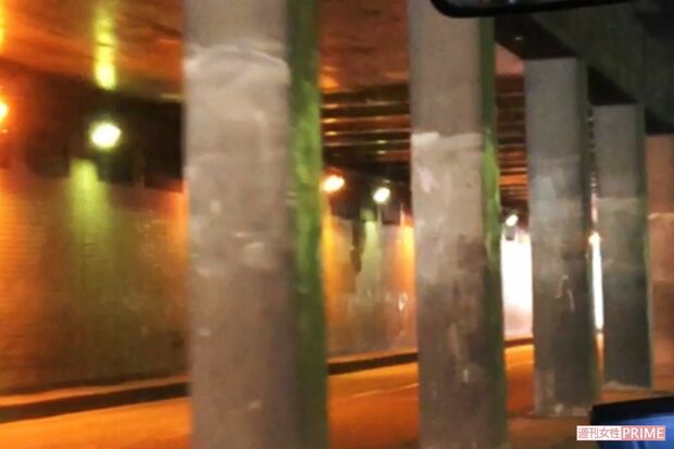 ダイアナ妃の事故現場となったパリのアルマ橋トンネル