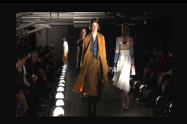 イベント同日のファッションショー（ブランドの公式HPより）