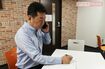 『労働相談カフェ東京』の横川高幸さん。コンセプトは「気軽にカフェで労働相談」
