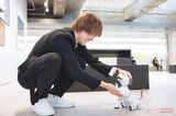 aiboが出迎えてくれました。“お手”もしてくれて、その可愛さに即メロメロ　撮影／矢島泰輔