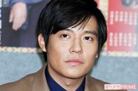 小出恵介「未成年との飲酒&淫行」謹慎中の事務所退社は “あの人” の影響か