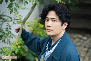 稲垣吾郎　撮影／廣瀬靖士　ヘアメイク／金田順子（稲垣）　スタイリスト／黒澤彰乃　衣装協力／junhashimoto/junhashimoto OMOTESANDO、ネフォロジスト/株式会社ワイエムティー