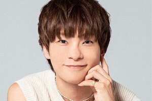 深海（FUKAMI）タレント、スタイリスト。東京服飾専門学校講師。2012年、スタイリスト野崎美穂氏に師事、'15年よりスタイリストとしてキャリアをスタートし、国内外のファッションショー、ファッション誌、テレビ番組、広告、ライブなどのスタイリングなどをはじめ、アパレルブランドのクリエイティブディレクション、アドバイザーやコンサルタントなど幅広いフィールドで活動している。Instagram：＠stylist_fukami