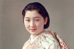 '59年1月、陛下との結納にあたる『納采の儀』で着物をお召しに。史上初の民間出身妃に世間が沸いて『ミッチー・ブーム』が起きた