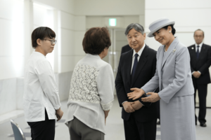 天皇、皇后両陛下は戦後80年に際し、広島を訪問。被爆者たちの声に耳を傾けた（2025年6月19日）