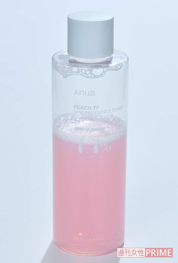 なすなかにし那須晃行の愛用品「Anua 桃77% ナイアシン エッセンストナー」(撮影/山田智絵)