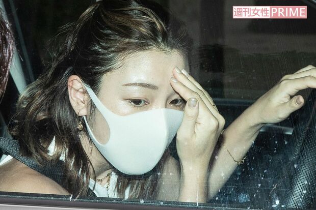 直撃取材を受ける木下優樹菜（'20年6月）