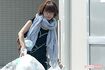 ゴミ出しをする市井紗耶香(2011年)