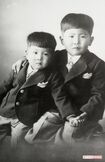 1941年、幼少期の石原慎太郎さんと裕次郎さん