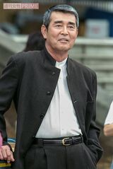 主演ドラマ『絆』（2002年）の収録取材で撮影して掲載した写真を渡さん本人が気に入り、ベスト盤CDのジャケットに使用した　撮影／本誌写真班