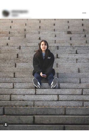 兄のアパレルブランドでモデルを務める田中真美子さん（真美子さんの兄のインスタグラムより）