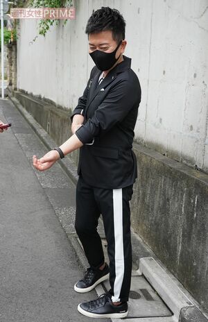 2020年7月、ジャケットの袖まくりは健在。オシャレな宮迫を直撃