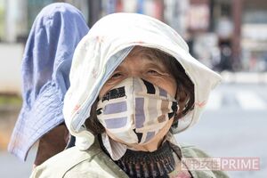 いつもニコニコとした笑顔で迎えてくれる。新橋駅の名物おばあちゃん、中村幸子さん