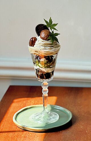 秋限定の「モンブランパフェ」（2300円）は国産和栗を使った特製クリームが絶品