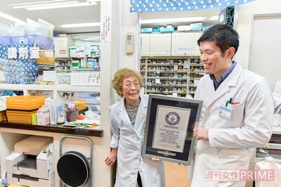 ギネス記録に見事認定された証を手に、次の挑戦への意欲も見せる康二郎さん 撮影/伊藤和幸