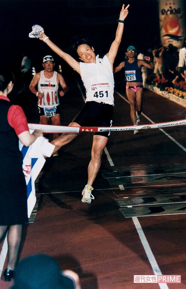 全日本トライアスロン宮古島大会。3度目の挑戦で初めて完走。歓喜のジャンプ