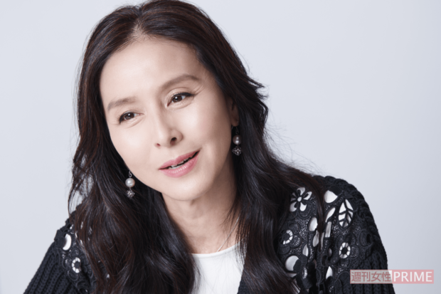 「自然な笑いジワができて、年齢とともに緩やかに変化していくことを味わいだと考えている」。年齢を重ねることはマイナスではないと話す杉本彩（撮影／山田智絵）