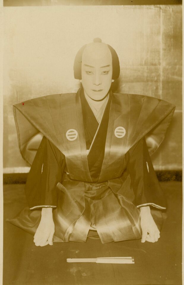 '36年の十二代目・片岡仁左衛門襲名時の写真。ほぼ同時期に東京へ移住となった（遺族提供）