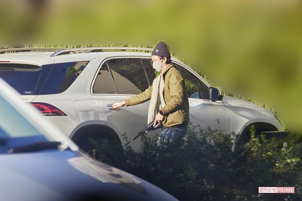 2021年1月、高級外国産SUVでやって来たアンジャッシュ渡部建