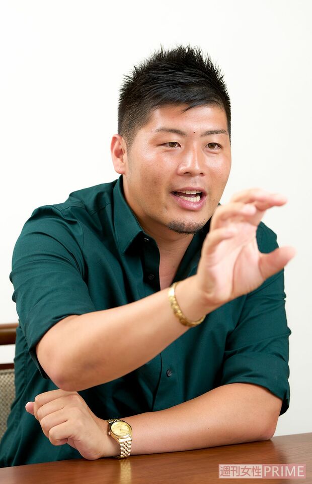 「日本人の僕が言うから面白いこと、僕だから言えることを極めなきゃいけないと思ってます。自信がなくなるときもあるけど、実績は確実にできていると自分をなぐさめながらやってます」とSakuさん（撮影／伊藤和幸）