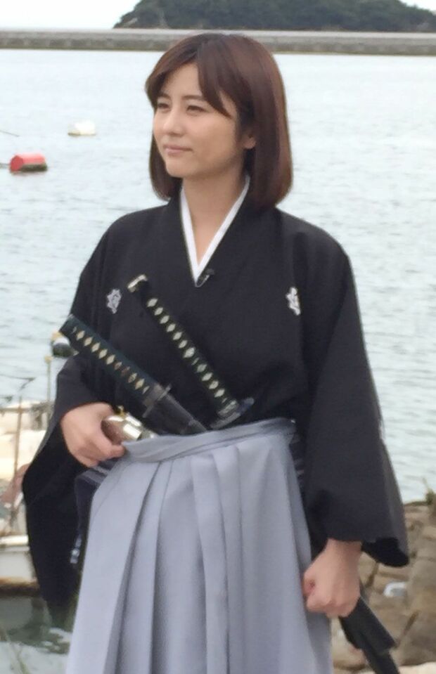 『継ぐ女神』では取材先に合わせた衣装を着るのが恒例。坂本龍馬になったことも！