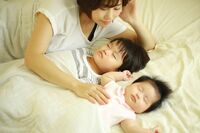 お母さんは「こうあるべき」っていつから決まったの？ 創作された “自己犠牲の精神”