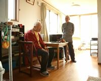 高齢者向けシェアハウスが増加中「刺激になるし心強い」