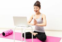 自粛期間に「新たに始めた趣味」アンケ結果！ 第1位ヨガ、第2位が手芸。続くのは!?