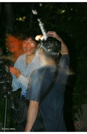 顔の上にもう一つ顔が……幽体離脱の決定的瞬間を捉えた一枚。心霊スポット取材の際、地縛霊の影響を受けてしまった。重なって見えるのは被写体の男性本人の顔だ（※掲載している心霊写真はすべて除霊済みです）（写真提供／池田武央）