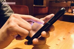 リモートワークの普及によって社用携帯がさらに必需品に