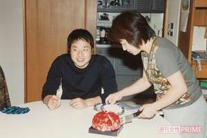 大学3年生の古市さんと母・寿恵さん